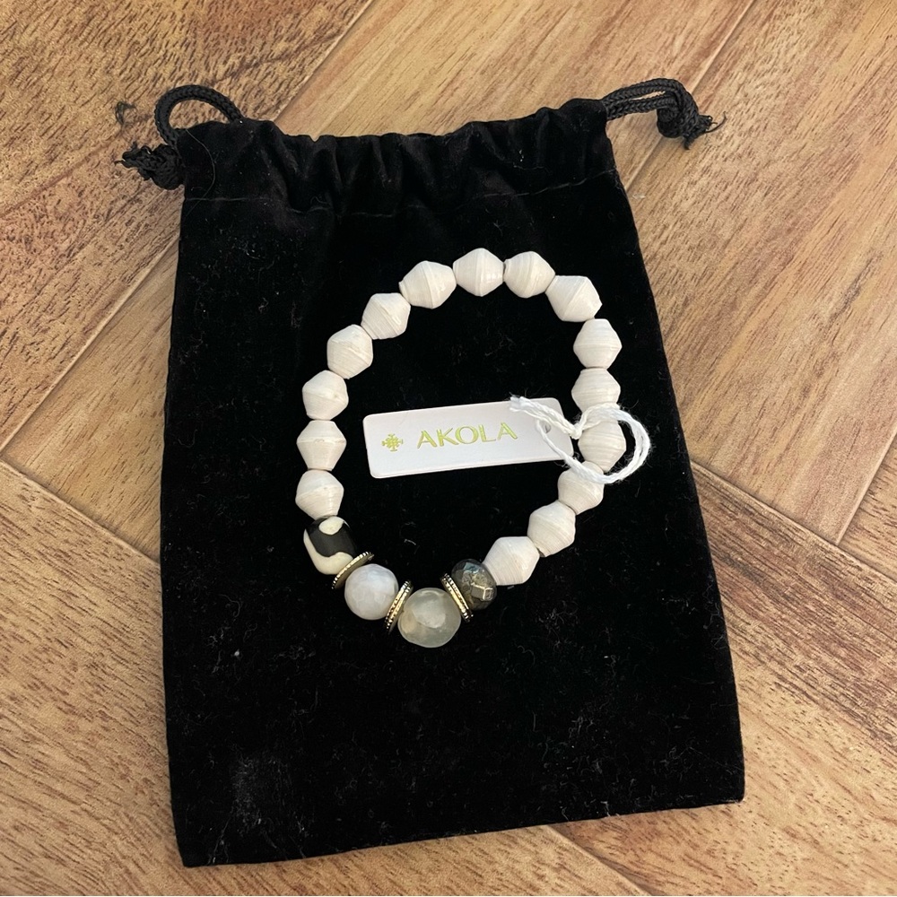 Akola bracelet NWT ✨